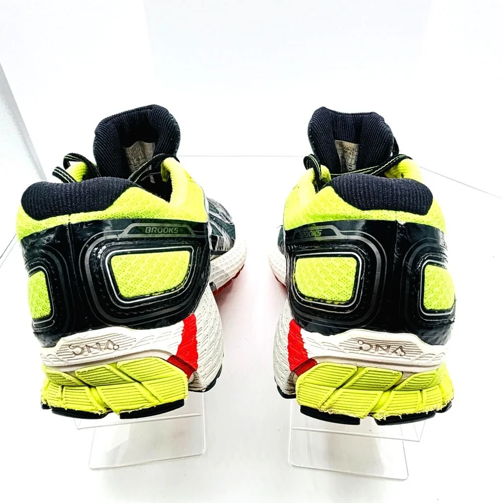 Brooks Adrenaline GTS 16 Men's Size 12D‎  Running Shoes Black, Fuschia & Red